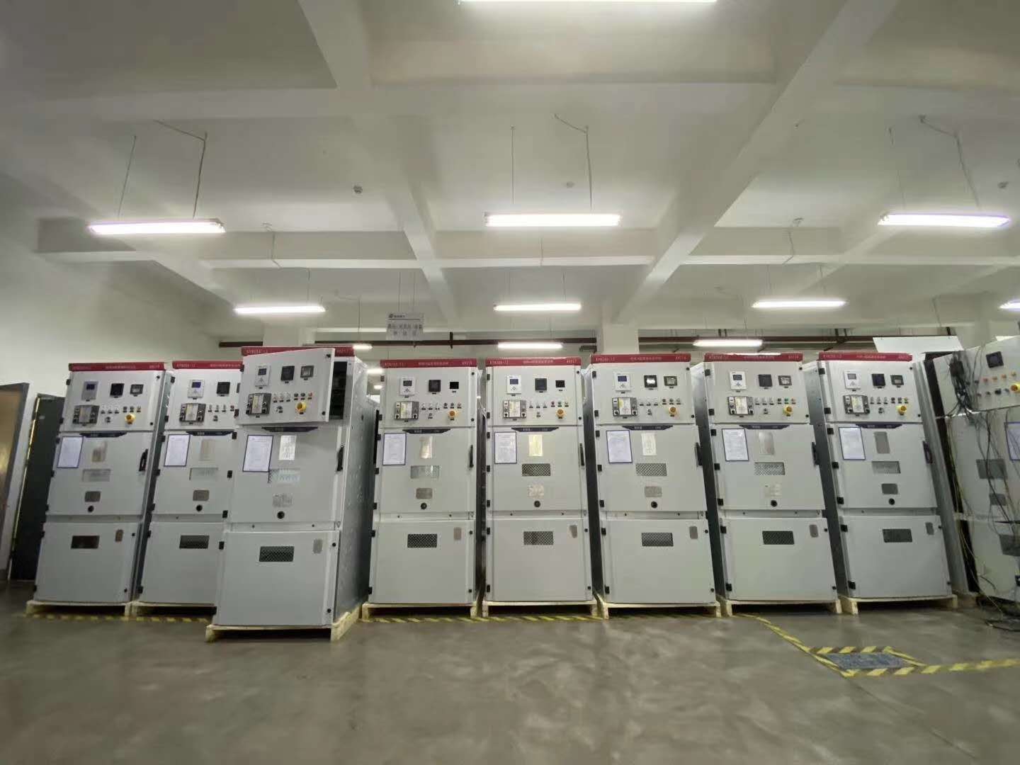 礦場(chǎng)、破碎機(jī)設(shè)備—高壓固態(tài)軟起動(dòng)一體機(jī)(圖2)