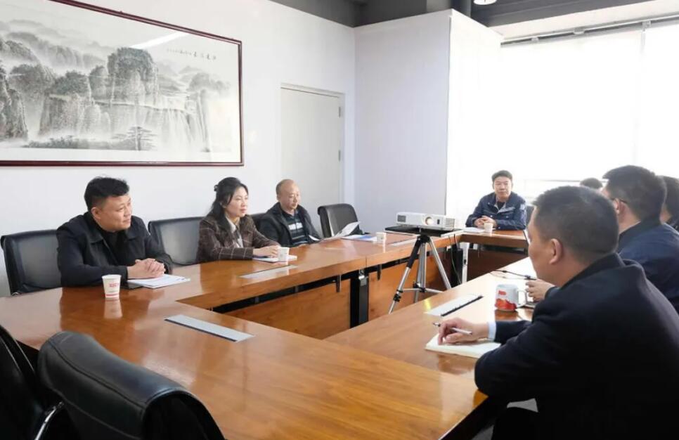 西馳電氣攜手老電工，戰(zhàn)略合作，共謀發(fā)展！(圖3)